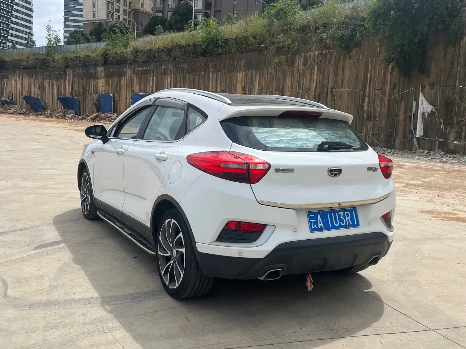 Фото 4 - Geely Emgrand GS