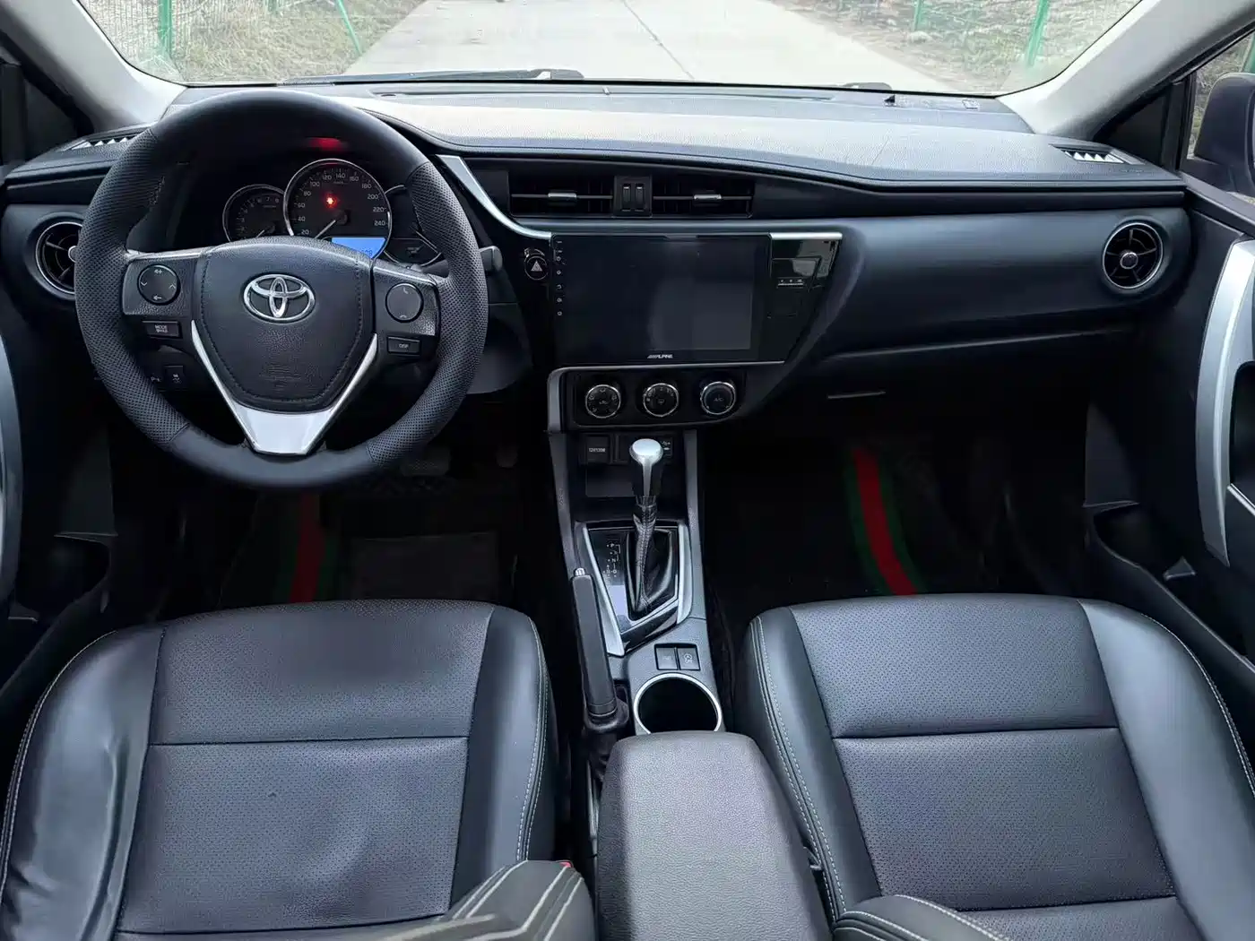 Toyota Levin 2017 Facelift 185T CVT Elite (China V) фото 6