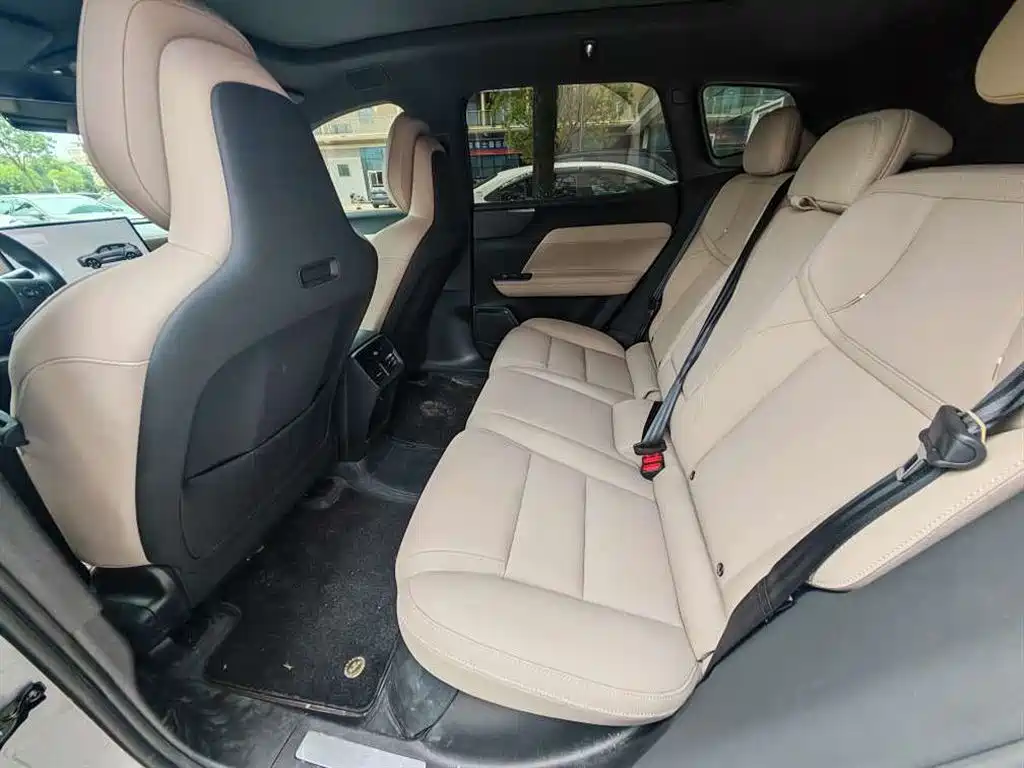 Фото 8 - Volvo XC70 Plug-in Hybrid