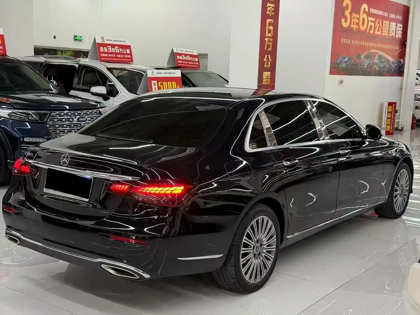 Фото 8 - Mercedes-Benz E-Class
