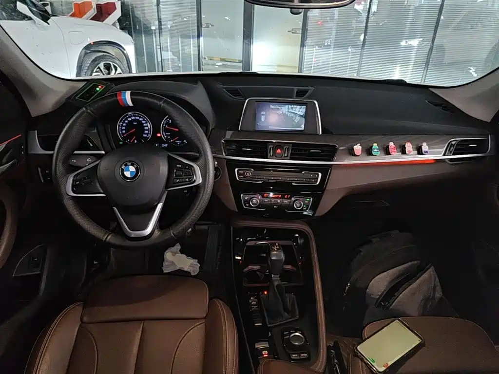 BMW X1 2019 sDrive18Li Premium Model фото 10
