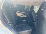 Фото 4 - Geely Atlas