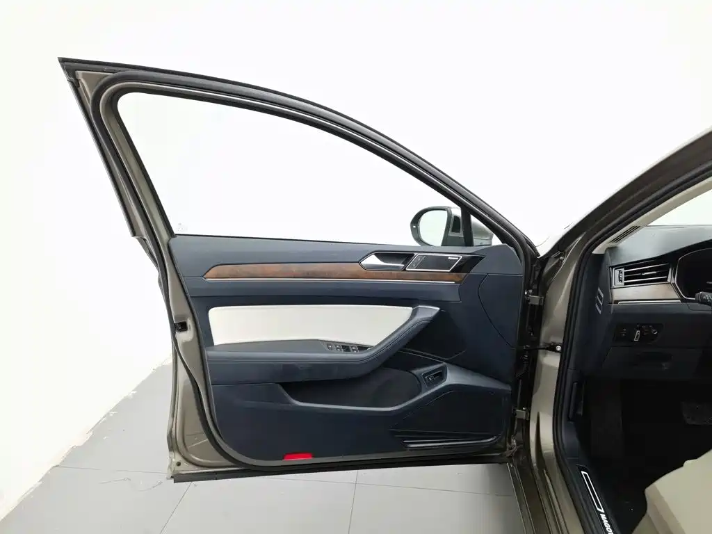 Фото 8 - Volkswagen Magotan