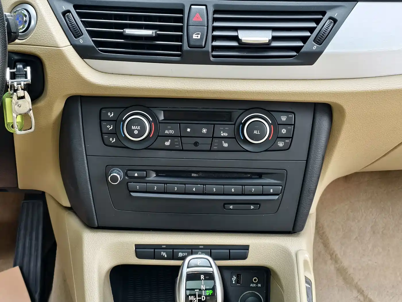 BMW X1 (Import) 2012 Model xDrive28i фото 39
