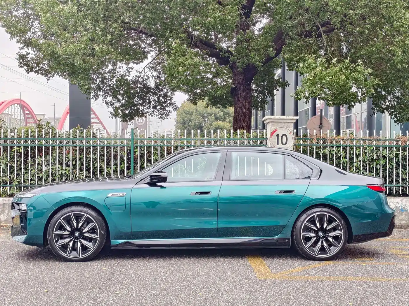 BMW i7 M70L 2024 2023 M70L
