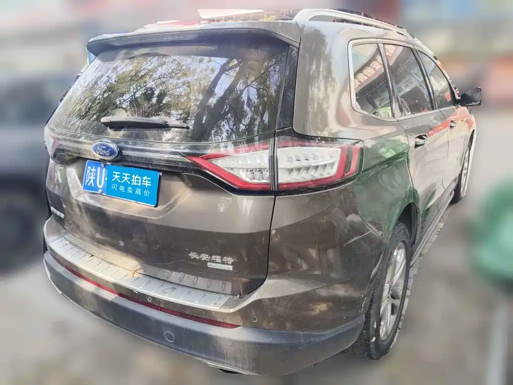 Фото 2 - Ford Edge