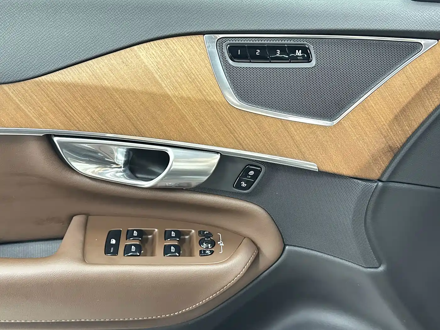 Volvo XC90 2024 2024 B6 Elegance Luxury 7-Seater
