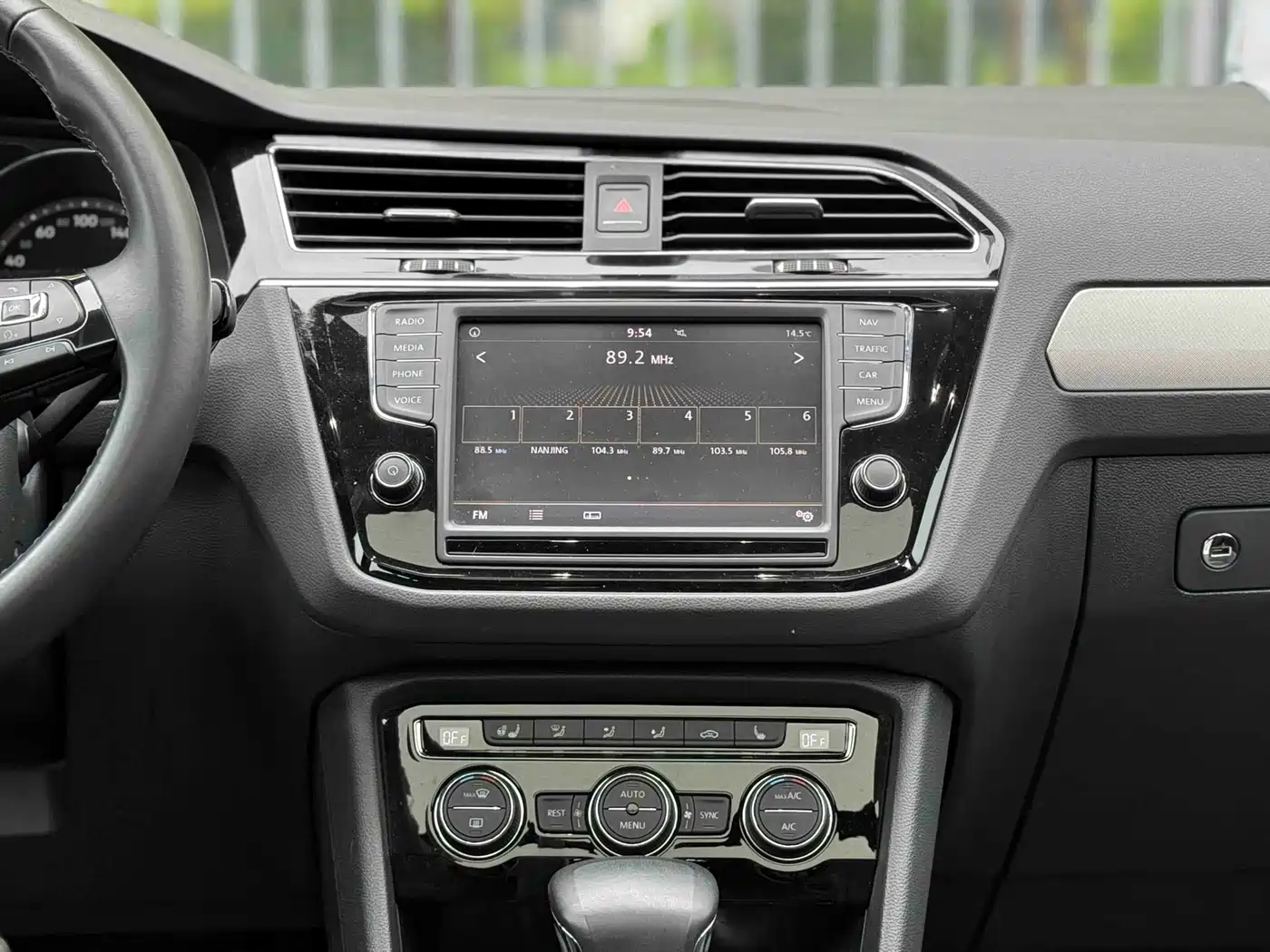 Volkswagen Tiguan L 2017 380TSI Automatic 4WD Luxury Edition фото 10