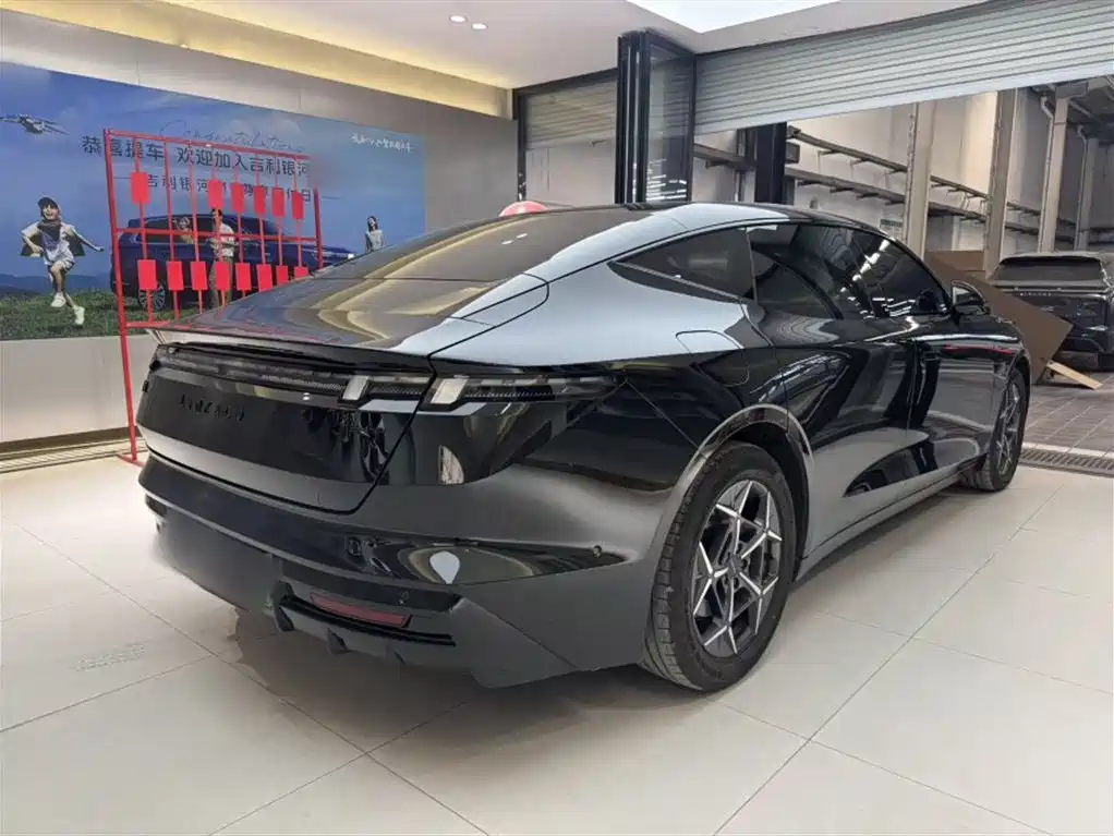 Lynk & Co 10 EM-P 2025 Model 120km Base Version фото 16