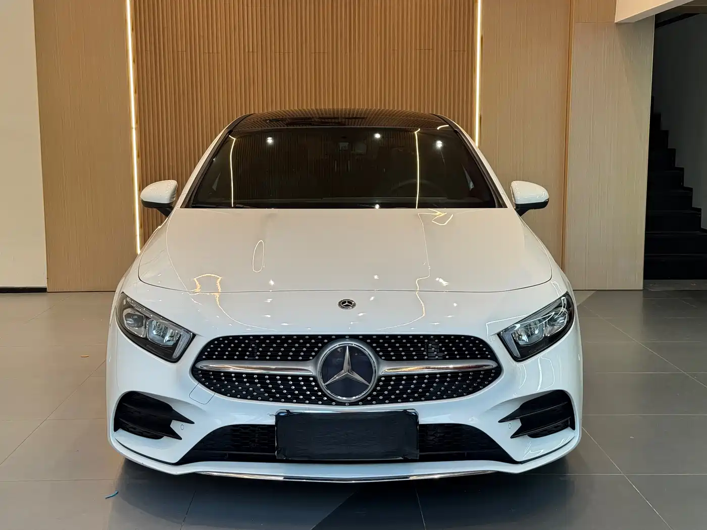 Mercedes-Benz A-Class 2019 A 200 L Sport Sedan фото 2