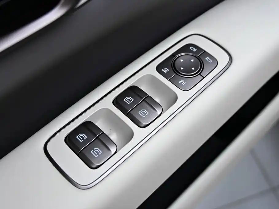 Li Auto i6 2026 2025 2WD Base Model