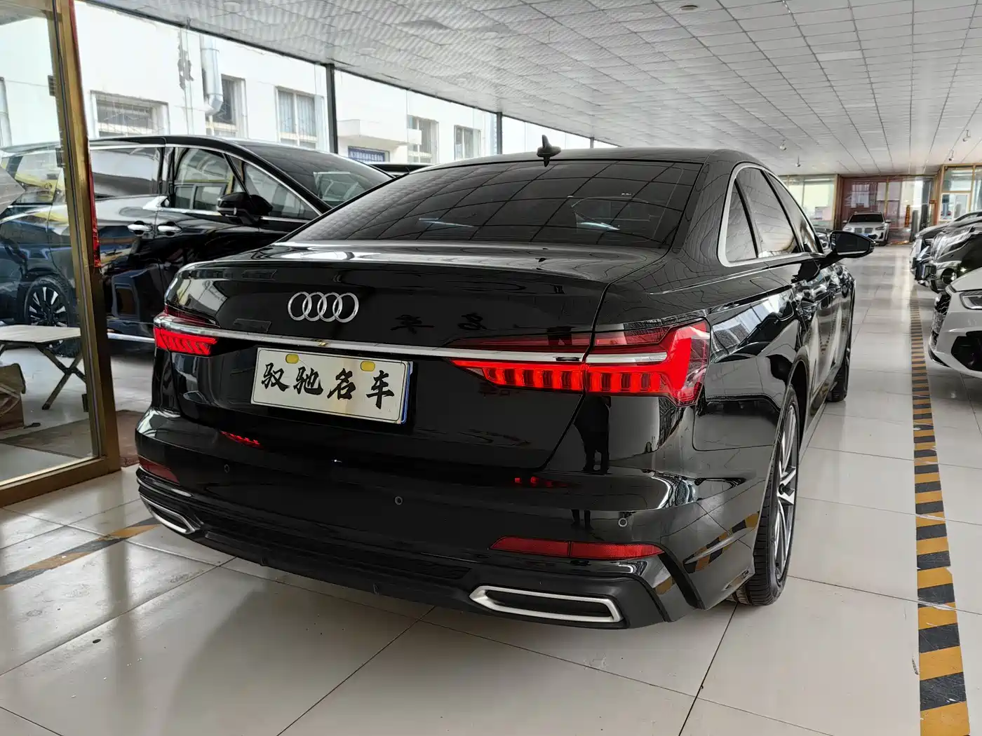 Audi A6L 2021 40 TFSI Luxury Sport фото 15