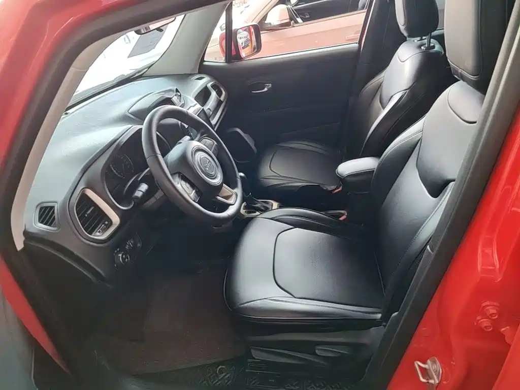 Jeep Renegade 2019 2018 Connected Large Screen Edition 180T Automatic Kinetic+