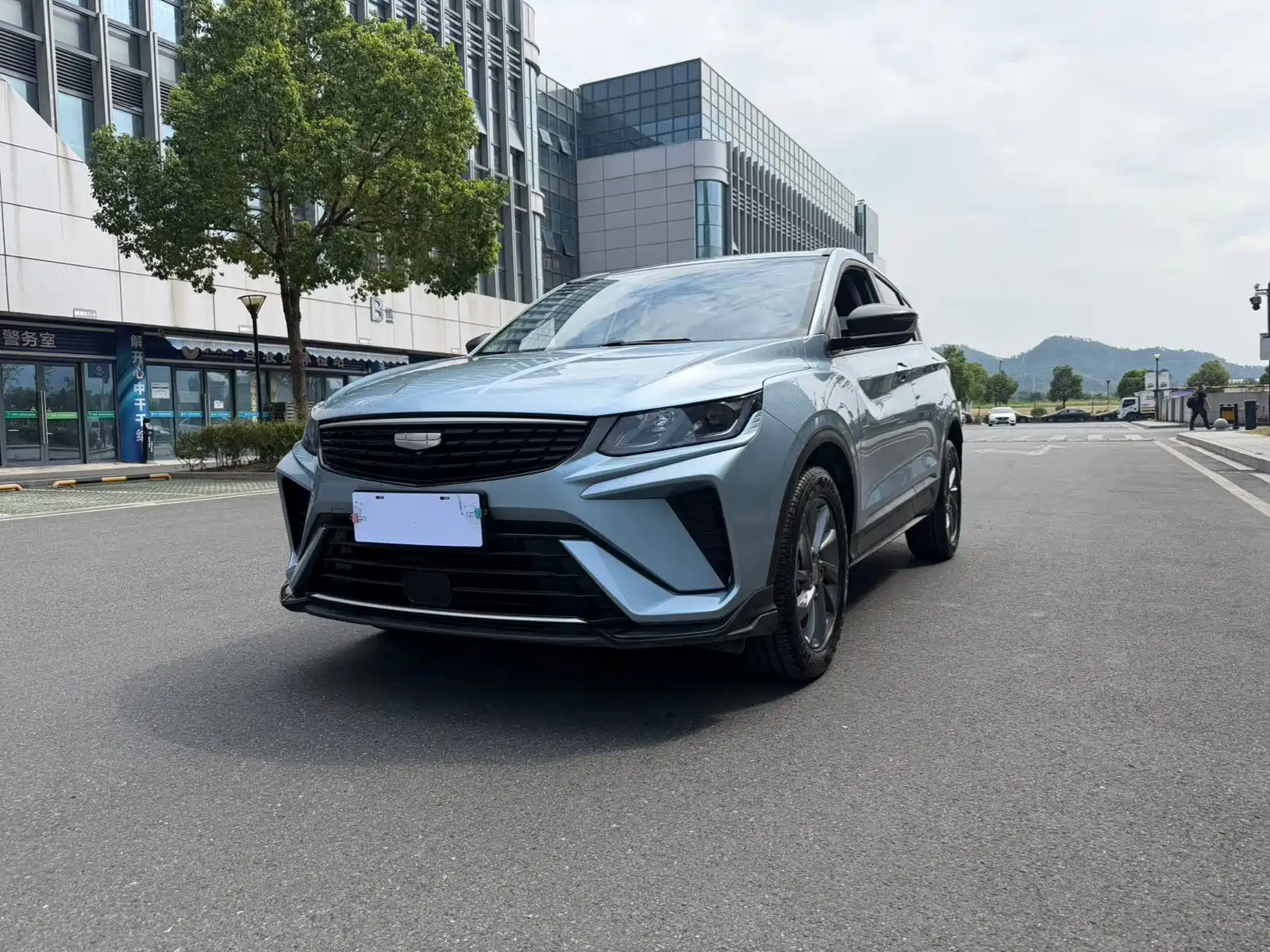 Фото 1 - Geely Coolray