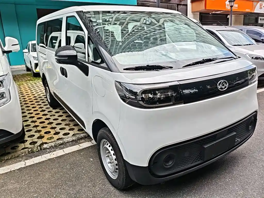SAIC Maxus Dana V1 2025 2025 Low Roof Multi-purpose Version 42kWh