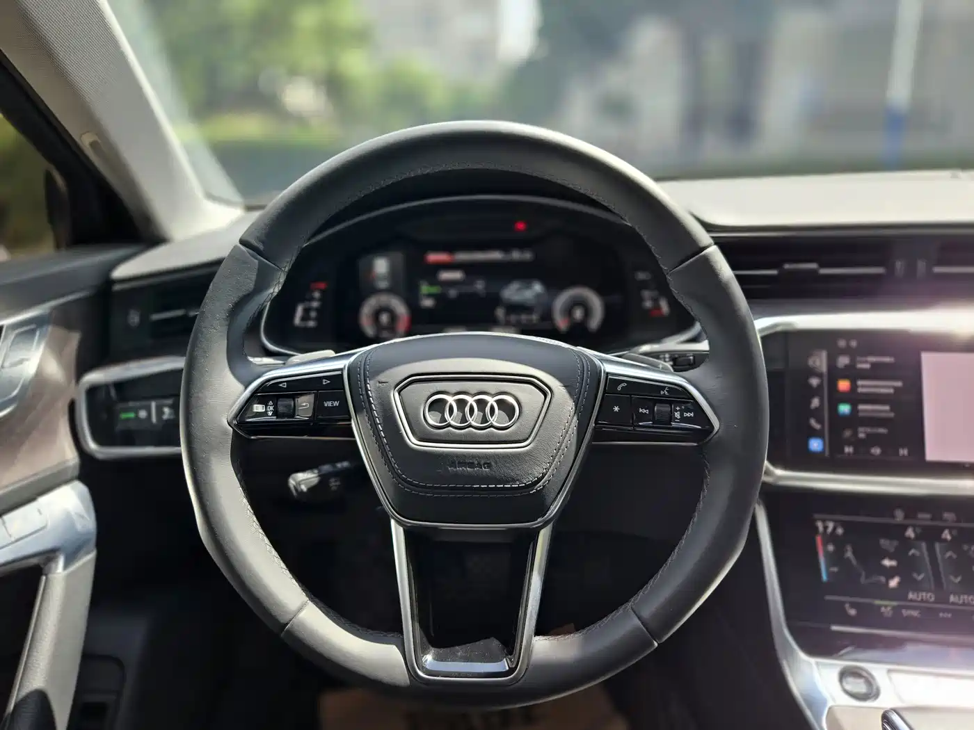 Photo 14 - Audi A6L