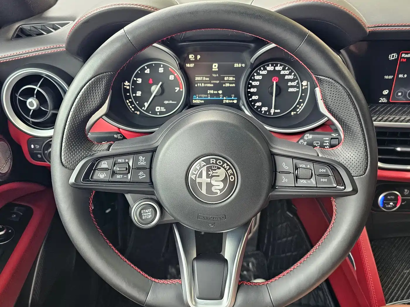 Alfa Romeo Stelvio 2022 2021 2.0T 280HP Veloce Ti Racing Edition