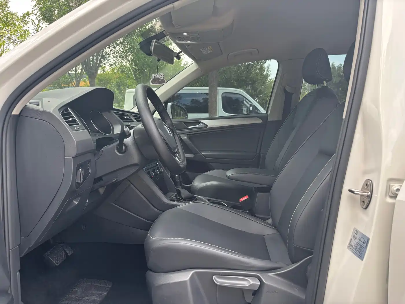 Фото 7 - Volkswagen Tiguan L