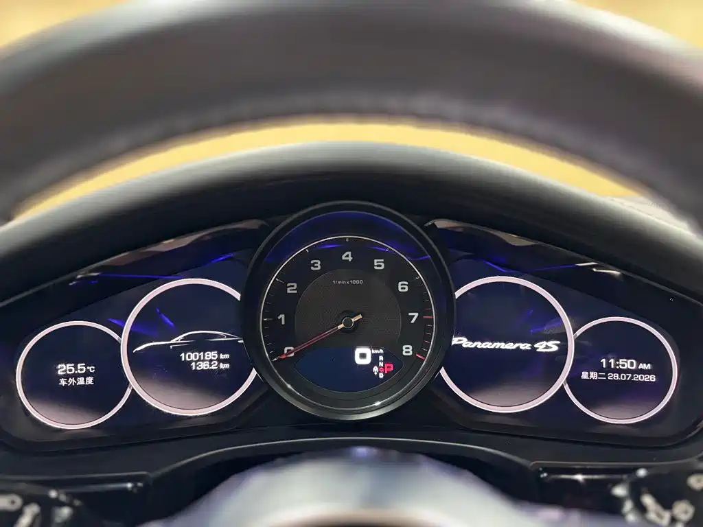 Фото 26 - Porsche Panamera
