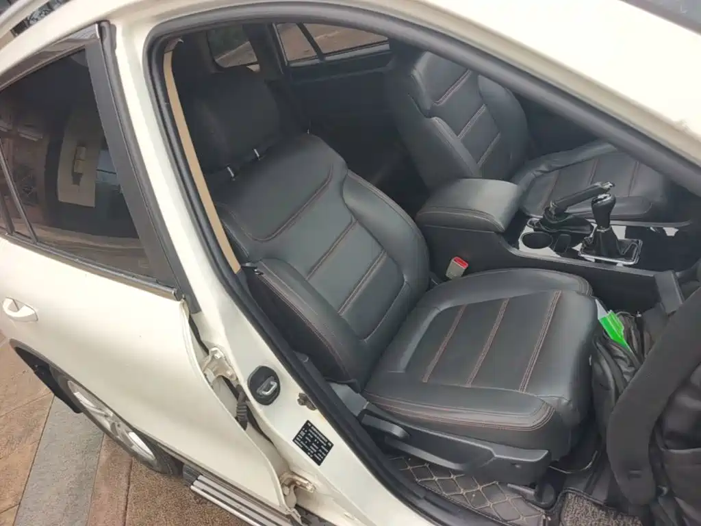 Yema Auto Yema T70 2015 2015 Facelift 1.8L Manual Elite