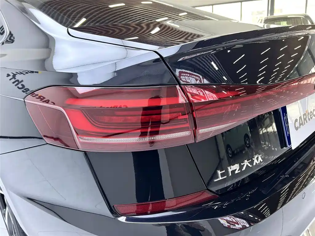 Volkswagen Passat 2024 330TSI Starlight Elite Edition фото 10