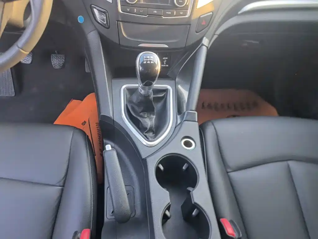 Dongfeng Aeolus Dongfeng Fengshen AX7 2015 2015 2.0L Manual Zhiyi Edition