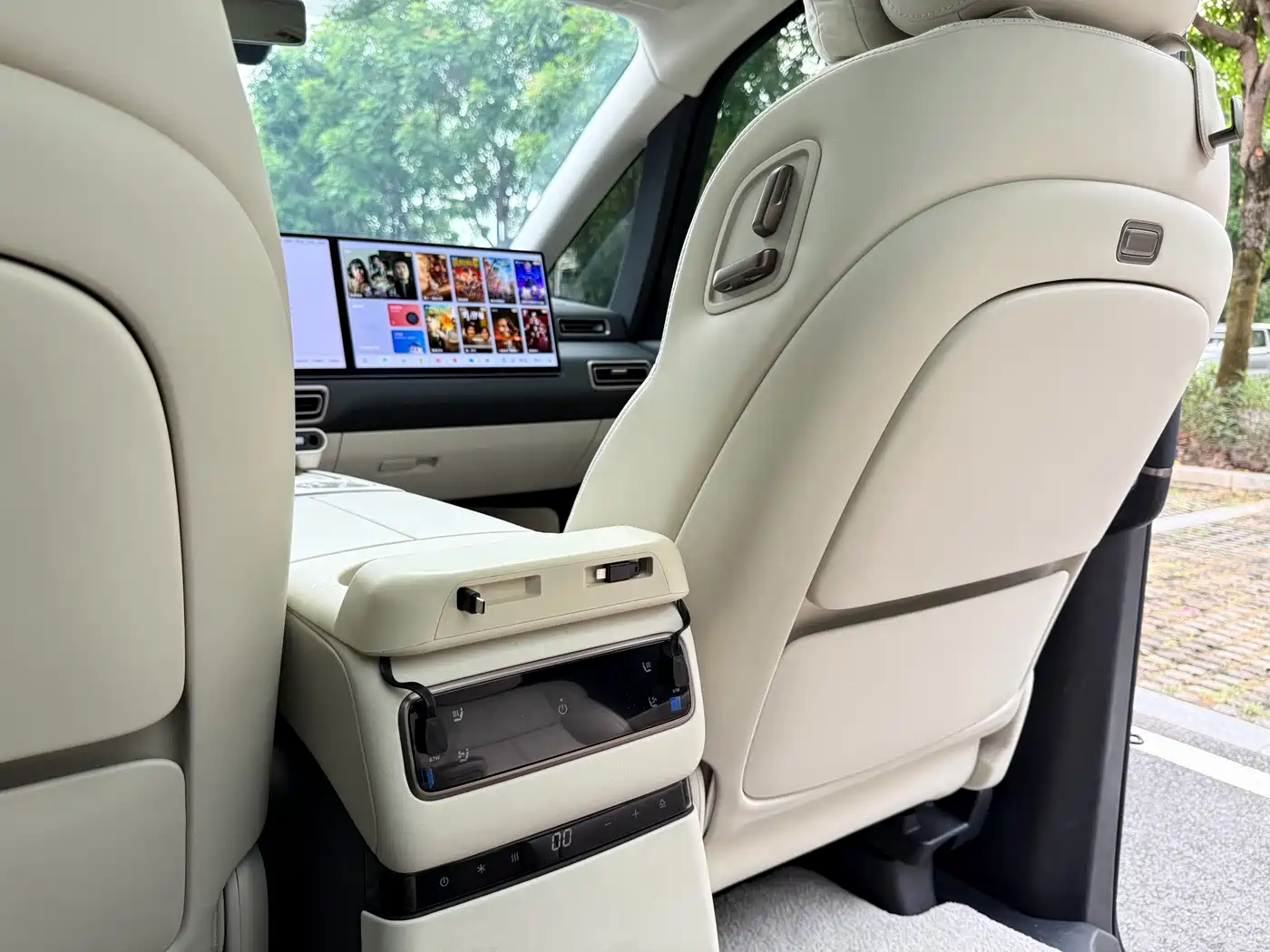 Li Auto MEGA 2025 2025 Model Home Family Special Edition