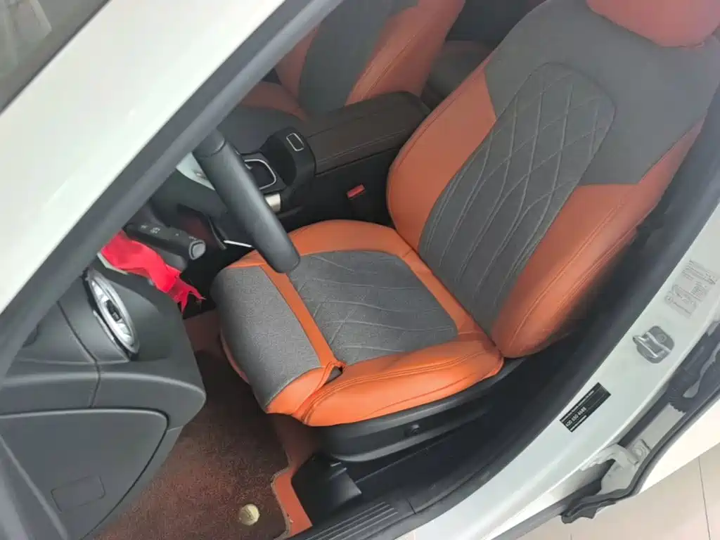 Photo 15 - Mercedes-Benz GLB