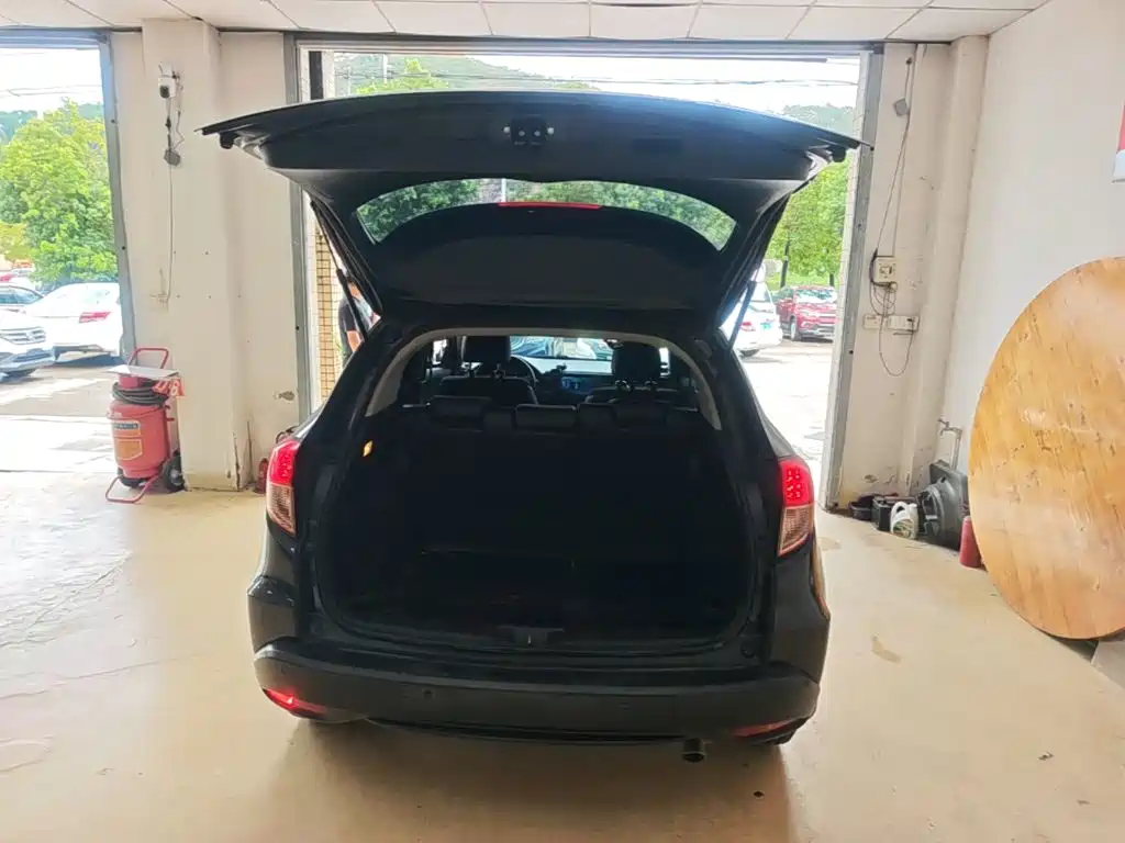 Honda Vezel 2016 2016 1.8L CVT 2WD Pioneer