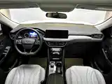 Фото 9 - Ford Escape
