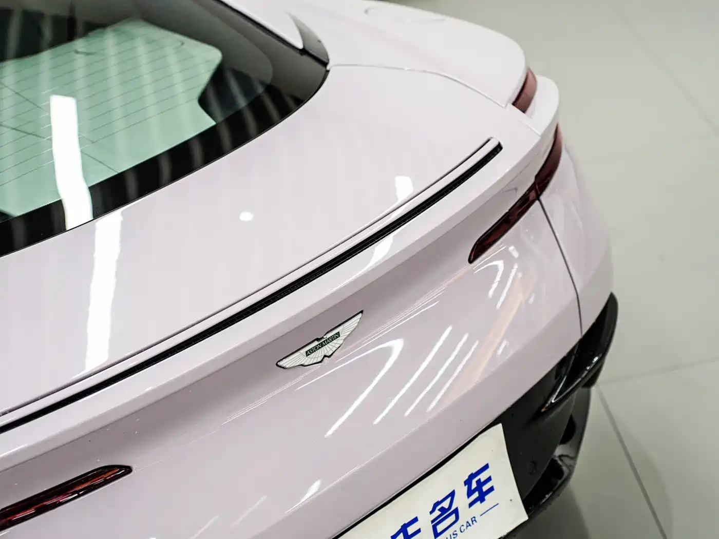 Aston Martin DB11 2016 2016 5.2T Launch Edition