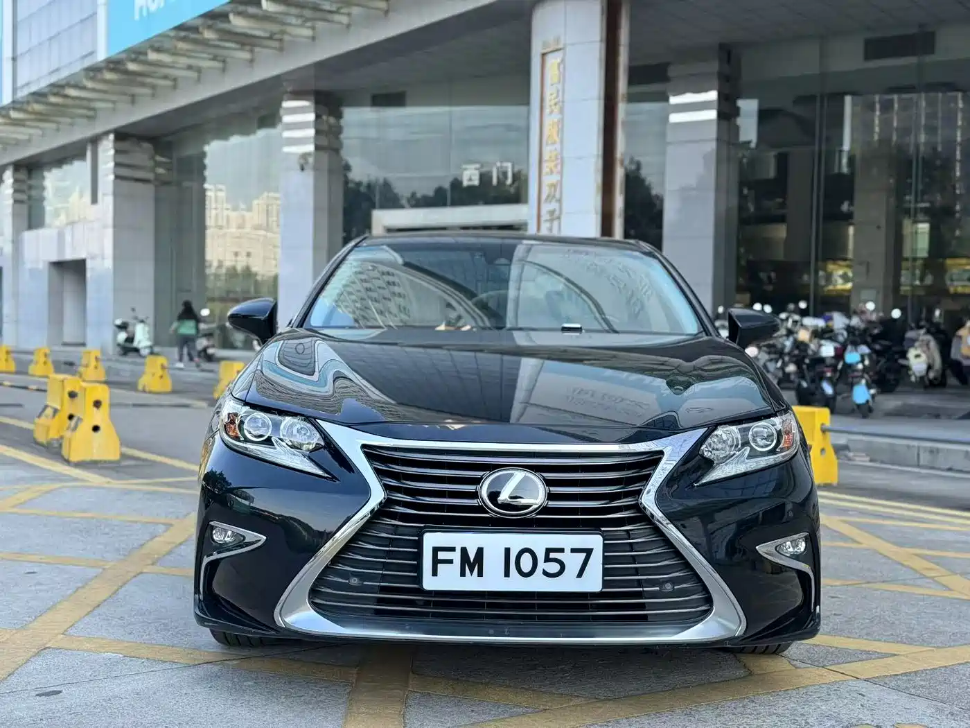 Lexus ES 2015 200 Comfort Edition фото 2