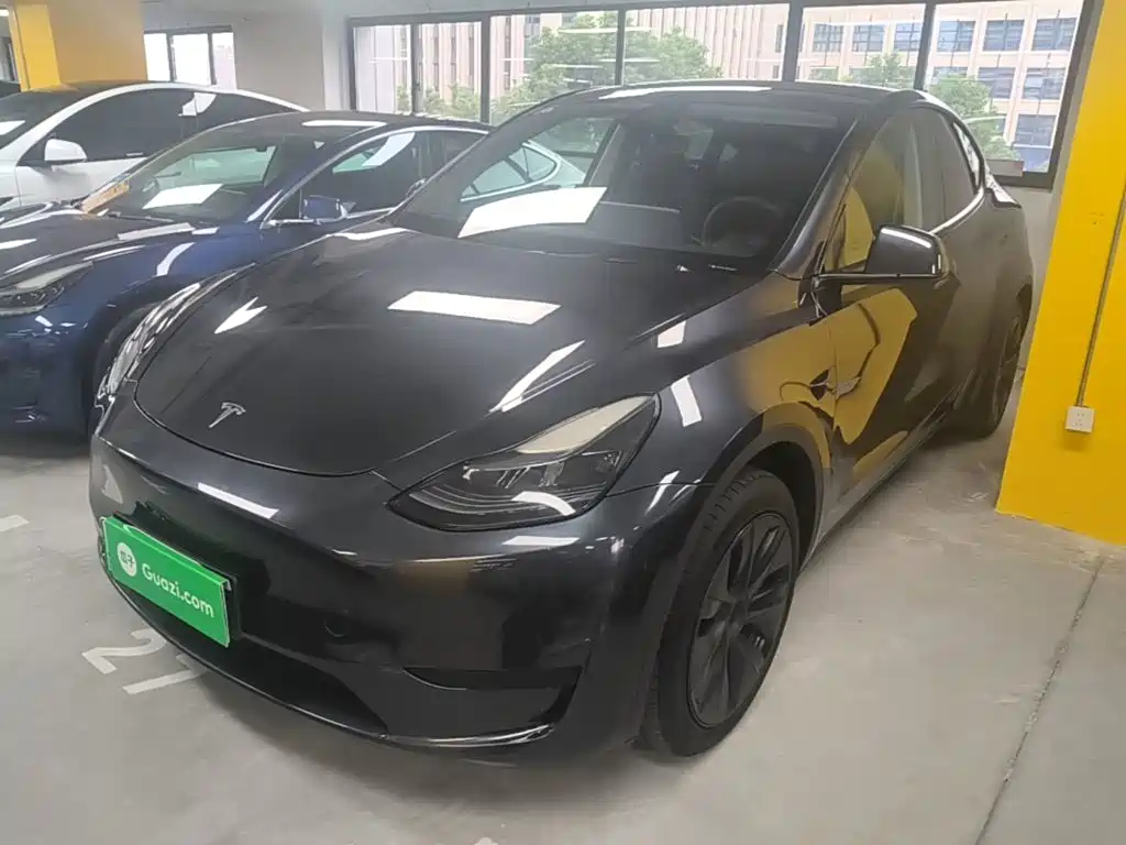 Фото 1 - Tesla Model Y