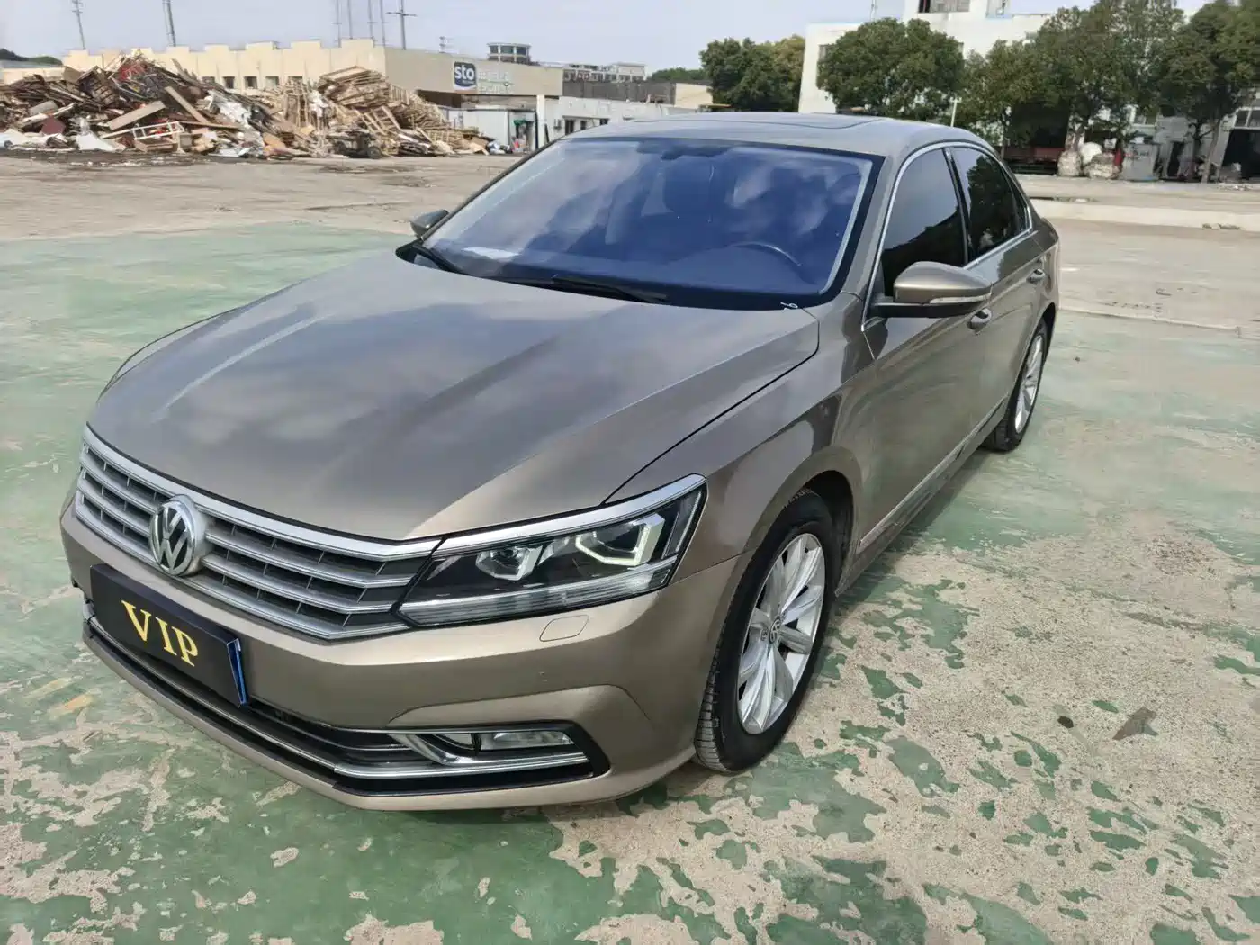 Volkswagen Passat 2016 330TSI DSG Honor Edition фото 3