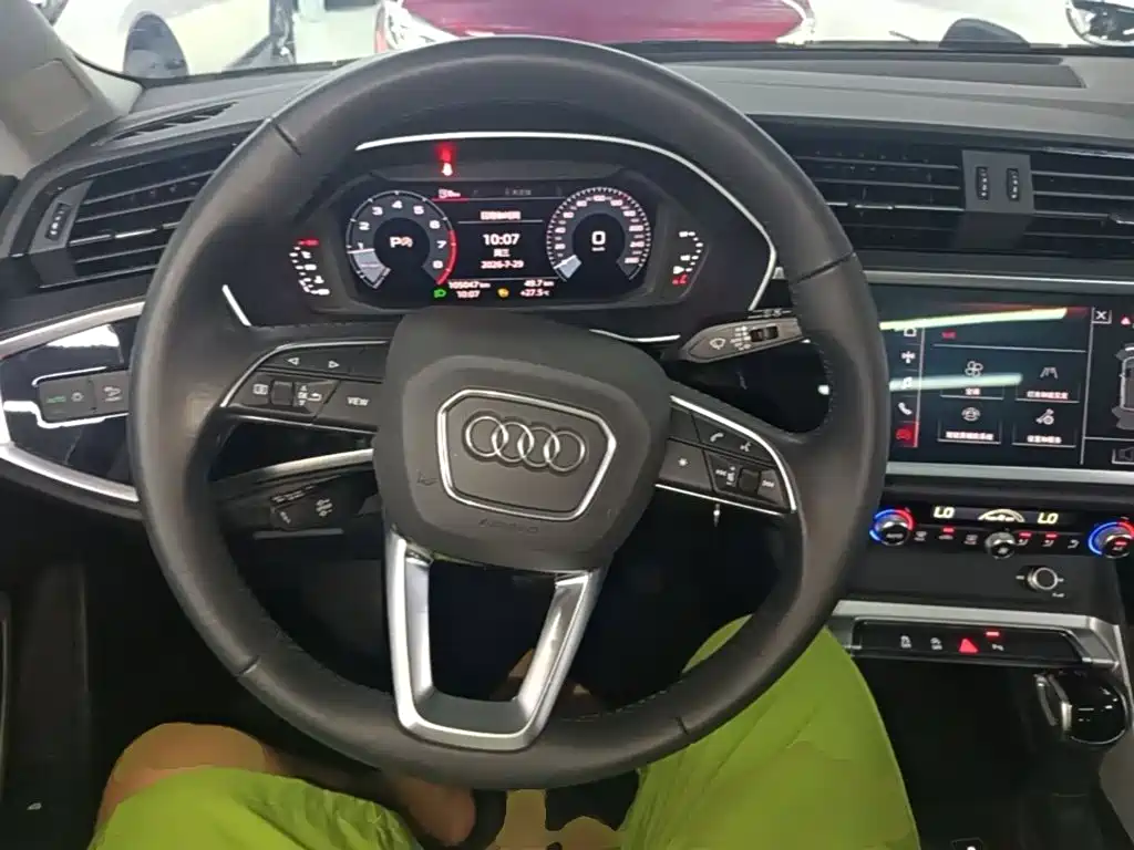 Фото 11 - Audi Q3