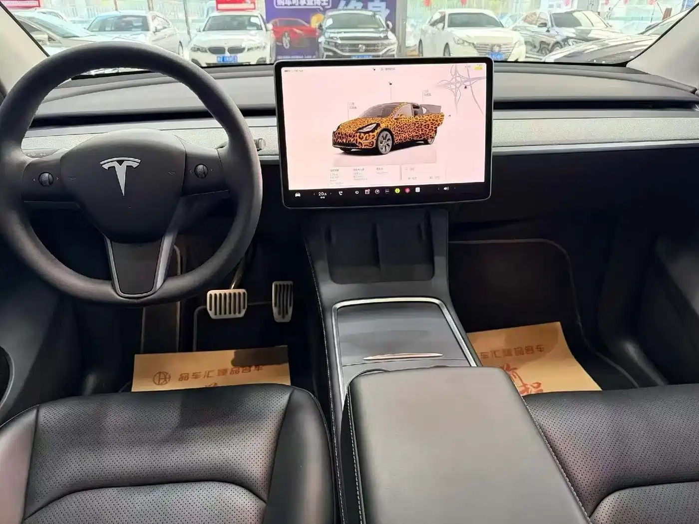 TESLA MODEL Y