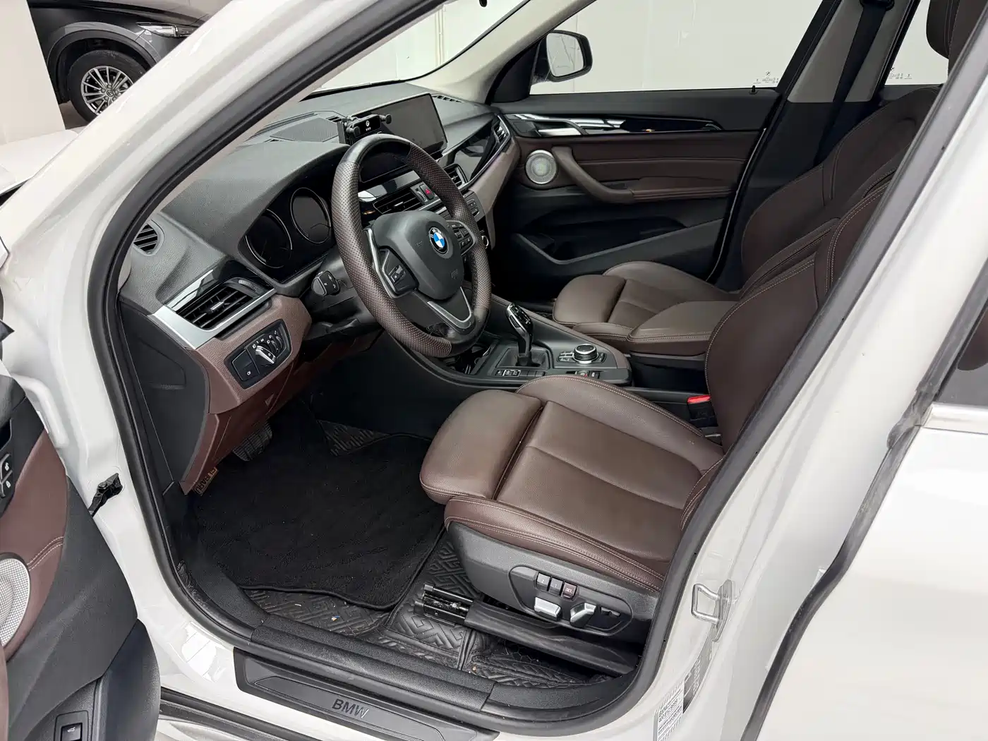BMW X1 2022 sDrive20Li Fashion фото 10
