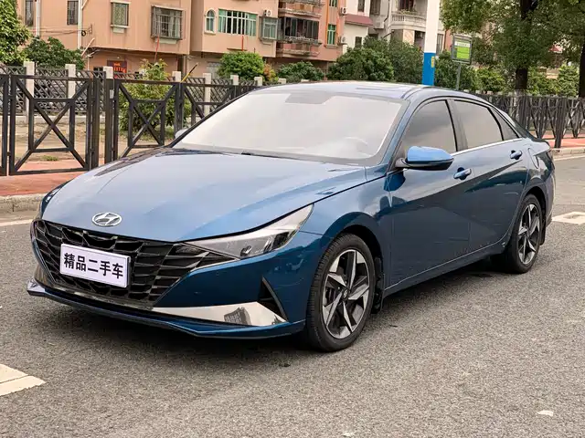 HYUNDAI ELANTRA