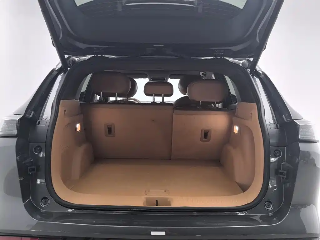 Dongfeng Aeolus L8 2025 2025 Plug-in Hybrid