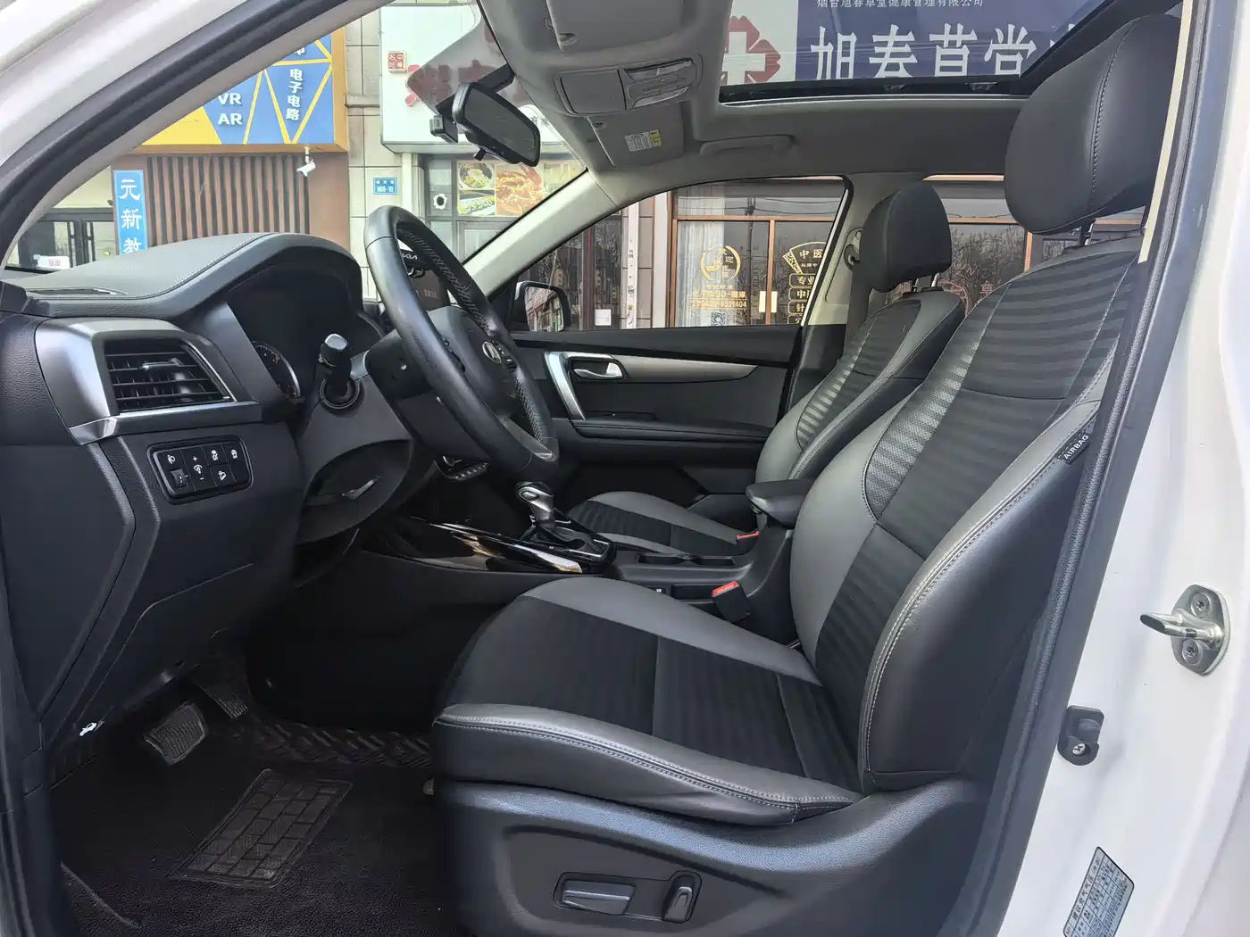 Kia Sportage 2019 2.0L Automatic Smart Luxury Edition фото 4