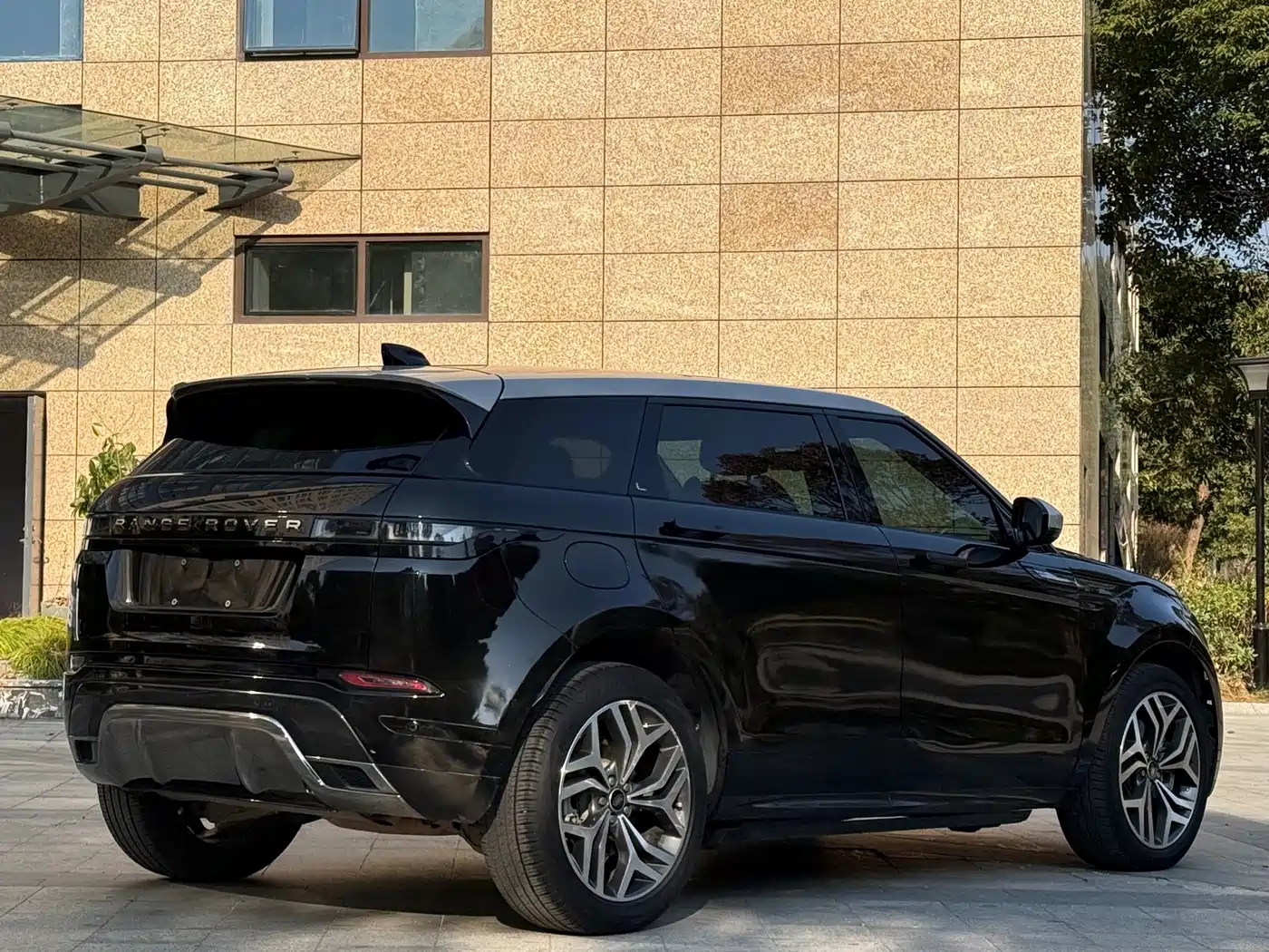 Land Rover Range Rover Evoque 2021 Range Rover Evoque L 249PS R-Dynamic S Performance Edition фото 14