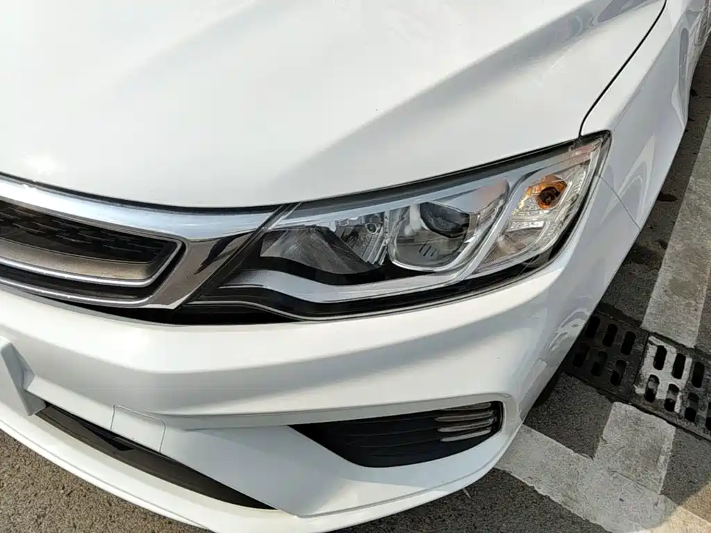 Фото 24 - Geely Vision