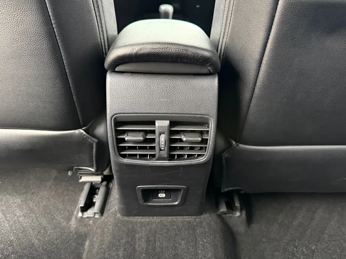 Toyota Levin 2023 Smart Hybrid 1.8L Leading Edition фото 8