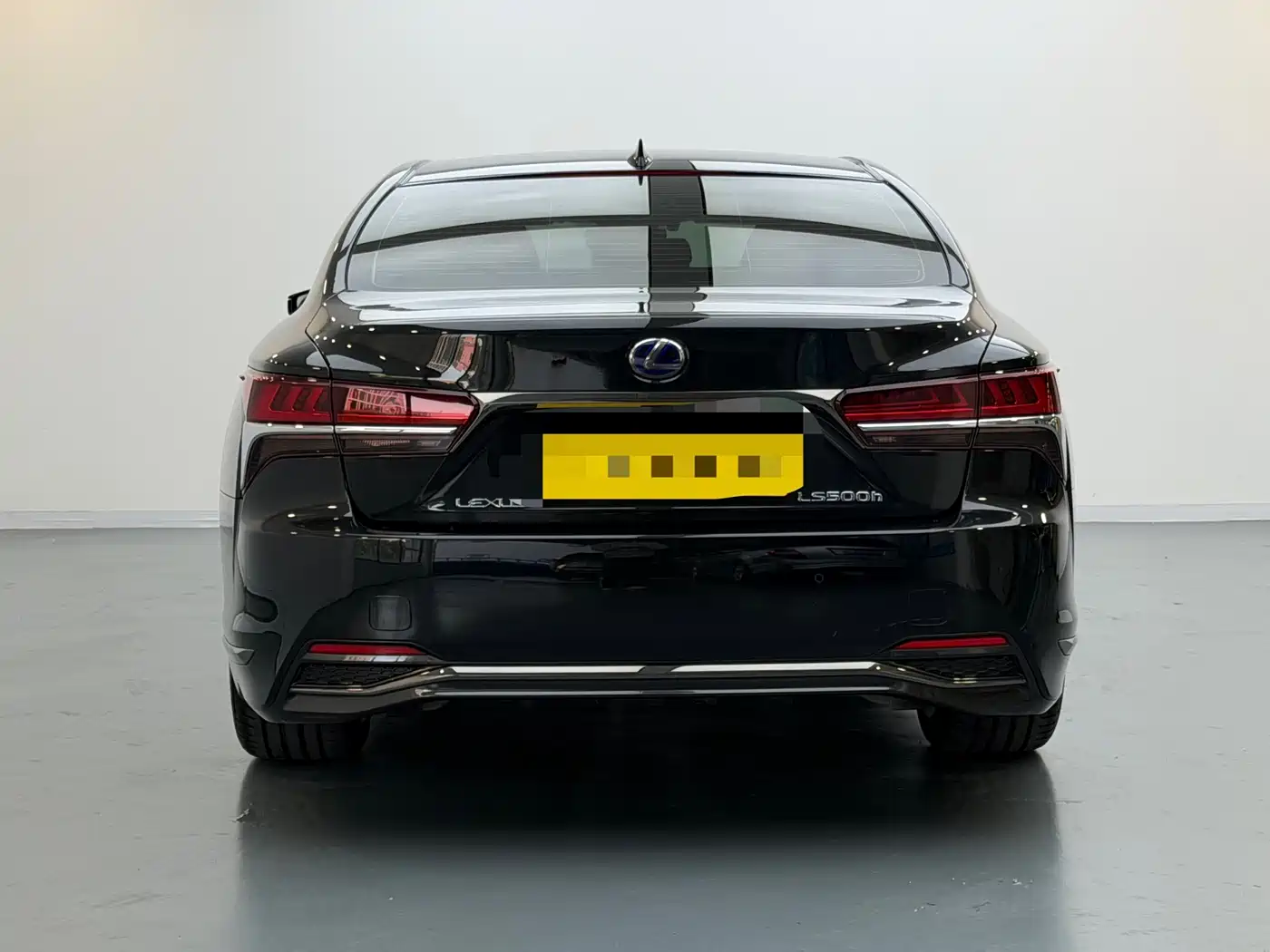 Lexus LS 2018 500h F SPORT China V фото 5