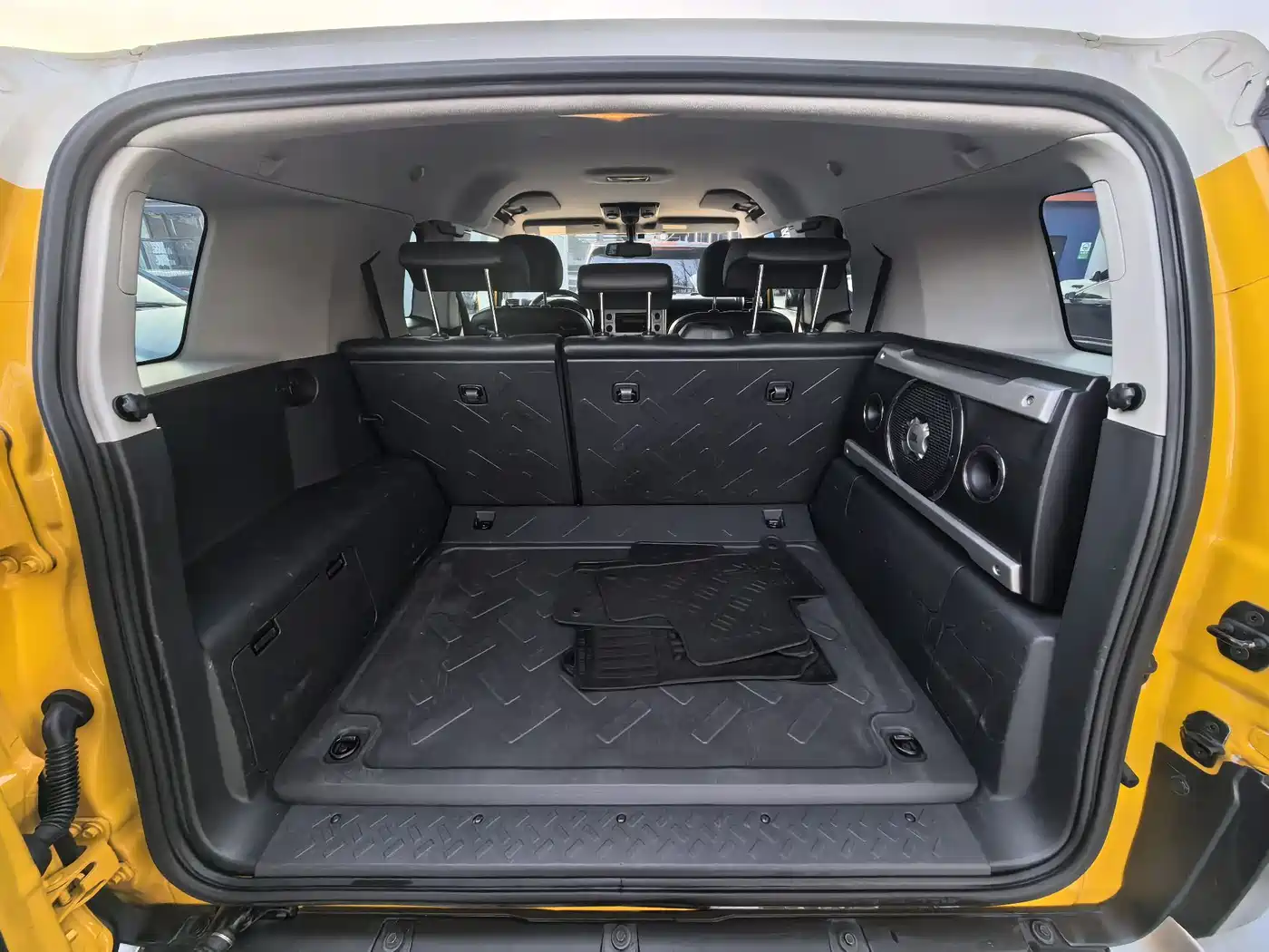 Toyota FJ Cruiser 2013 4.0L фото 13