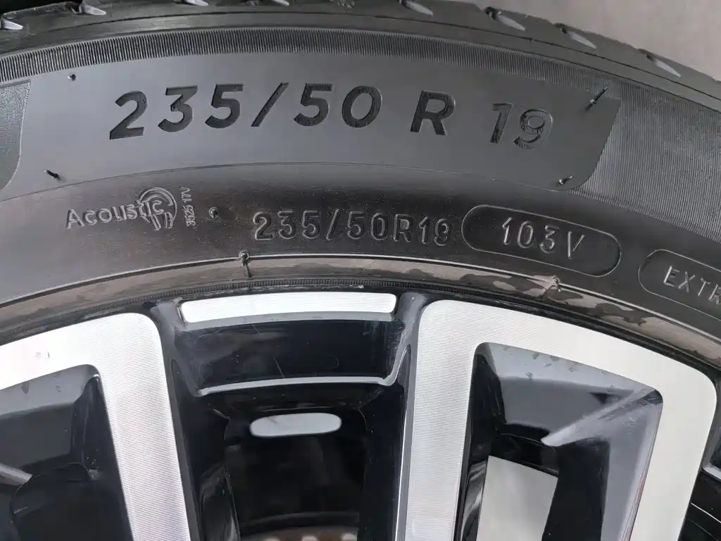 Dongfeng Aeolus L8 2025 2025 Plug-in Hybrid