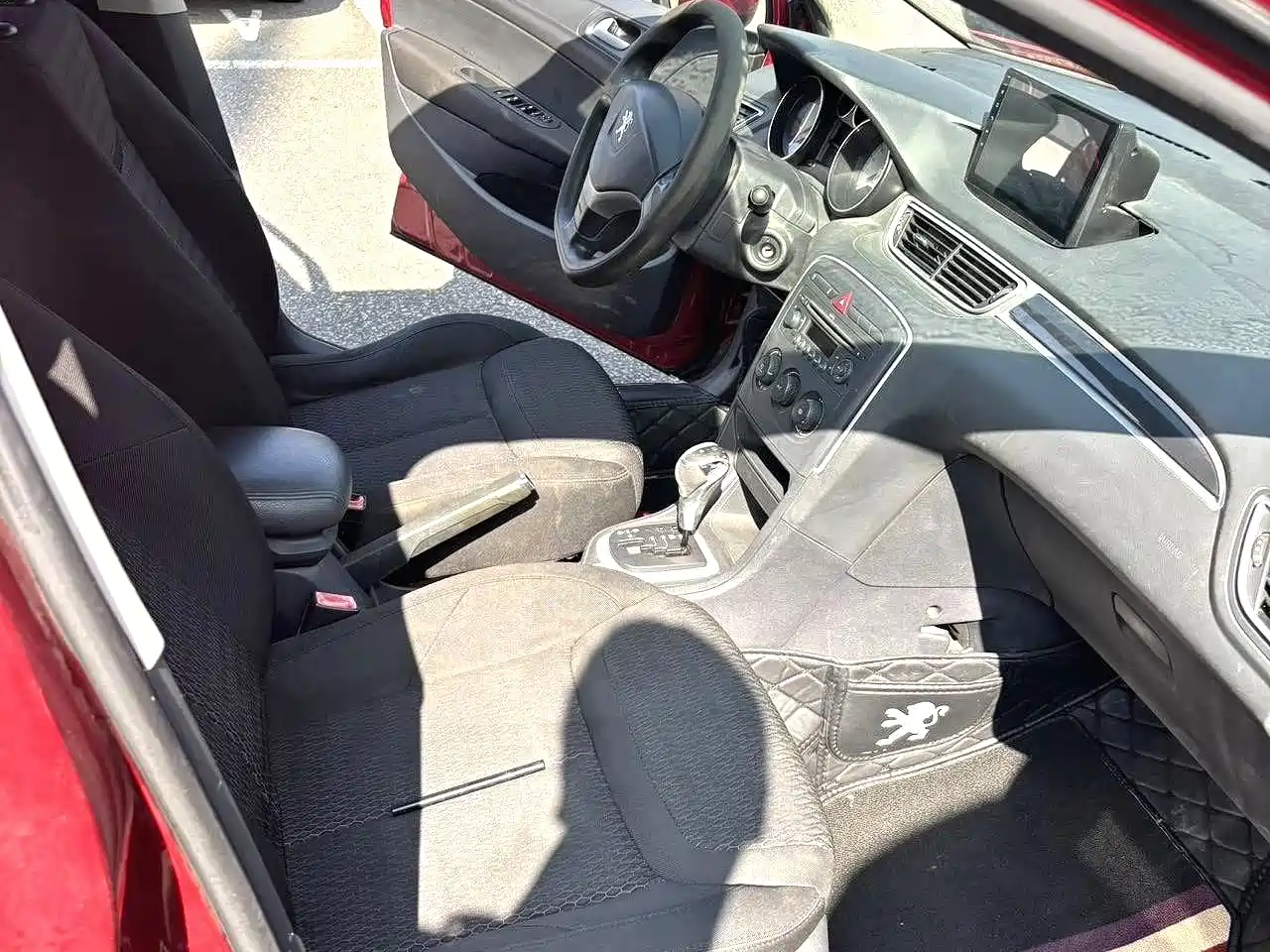 Peugeot 408 2010 2.0L Automatic Comfort фото 6