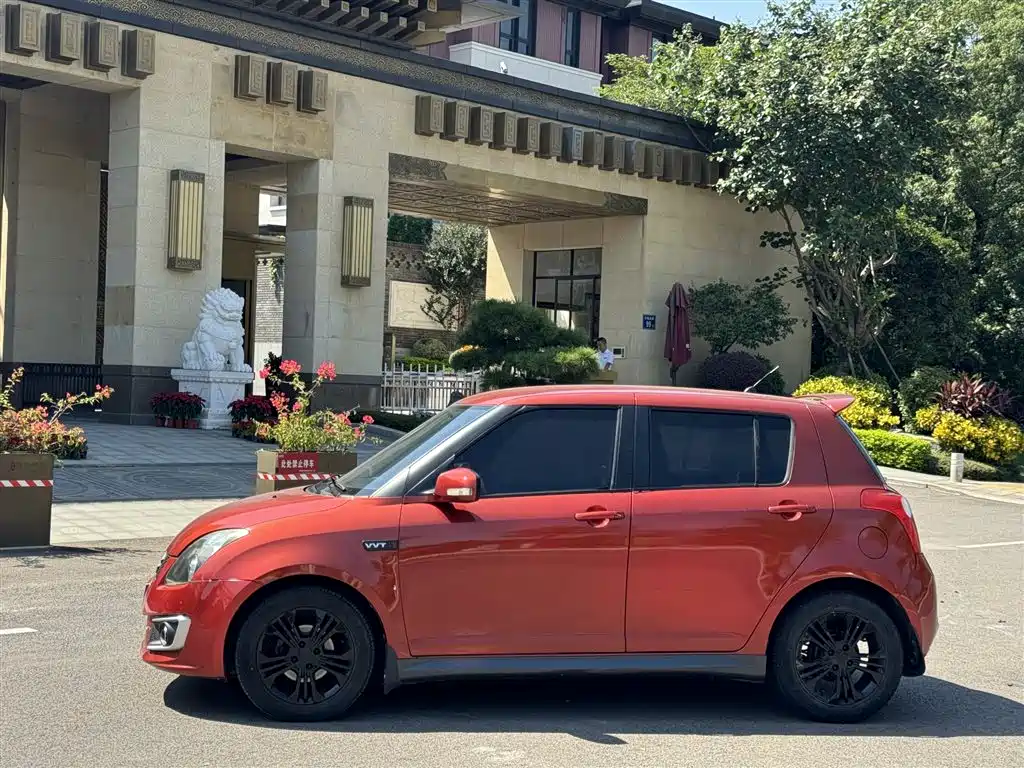 Photo 12 - Suzuki Swift