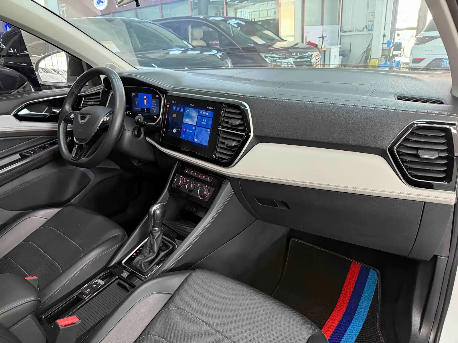 Photo 18 - Jetta VS7