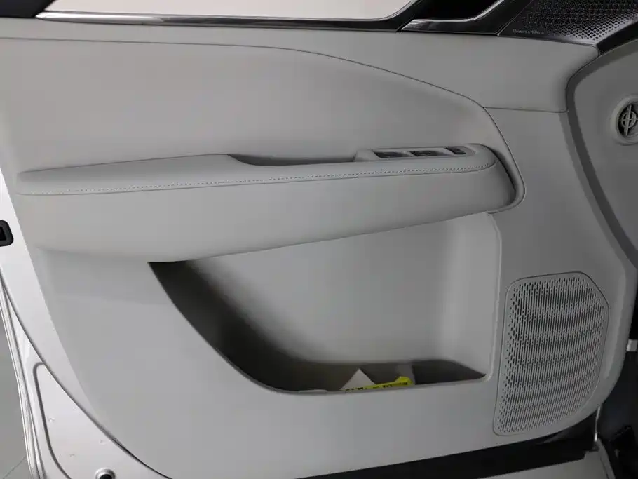 Volvo EM90 2024 2025 Ultra Six-Seater